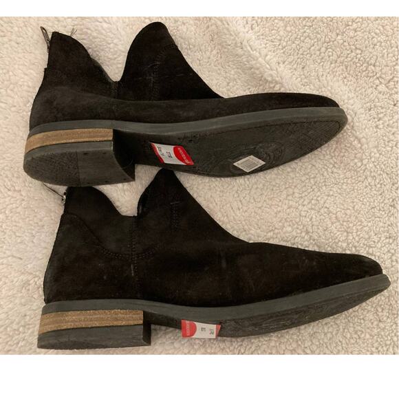 Born Shoes Arula Suede Back Zip Distressed Side Cut Out Bootie Sz 7M Black NWT - Picture 3 of 7